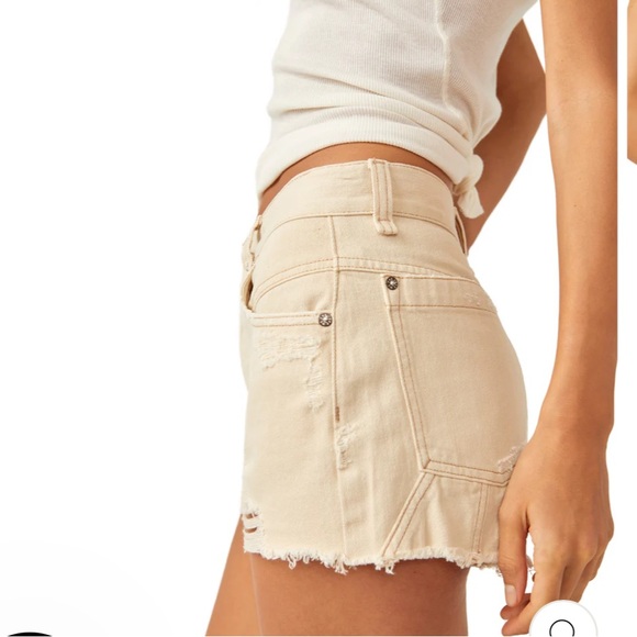 FREE PEOPLE
NOW OR NEVER DENIM SHORTS IN ECRU - Picture 3 of 13